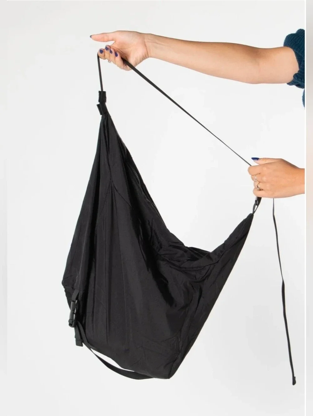 Estudio Niksen Black Crossbody City Bag